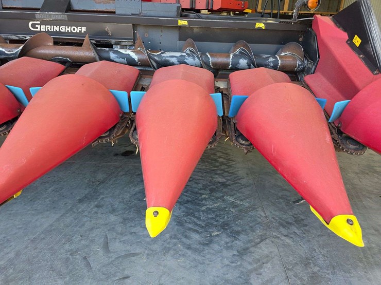 2001-geringhoff-rota-disc-8-row-30”-chopping-corn-head,-red-poly-snouts,-headsite,-flagship-hookup,-image-11
