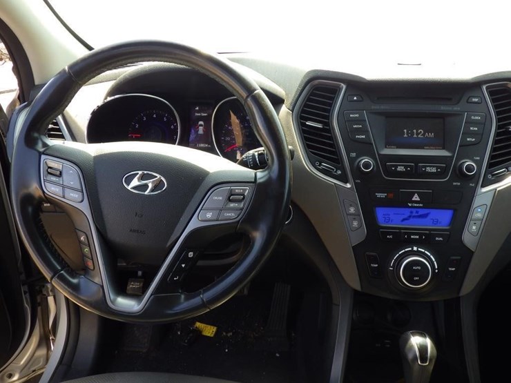 2016-hyundai-santa-fe-image-10