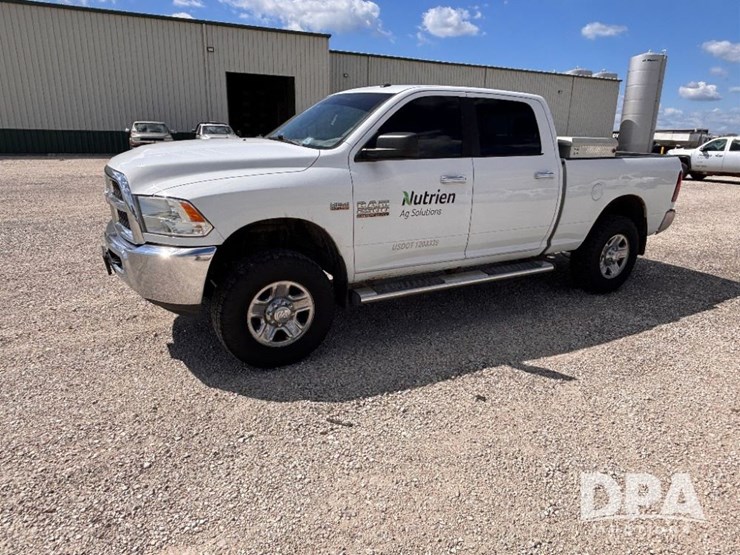 2016-dodge-ram-2500-image-13