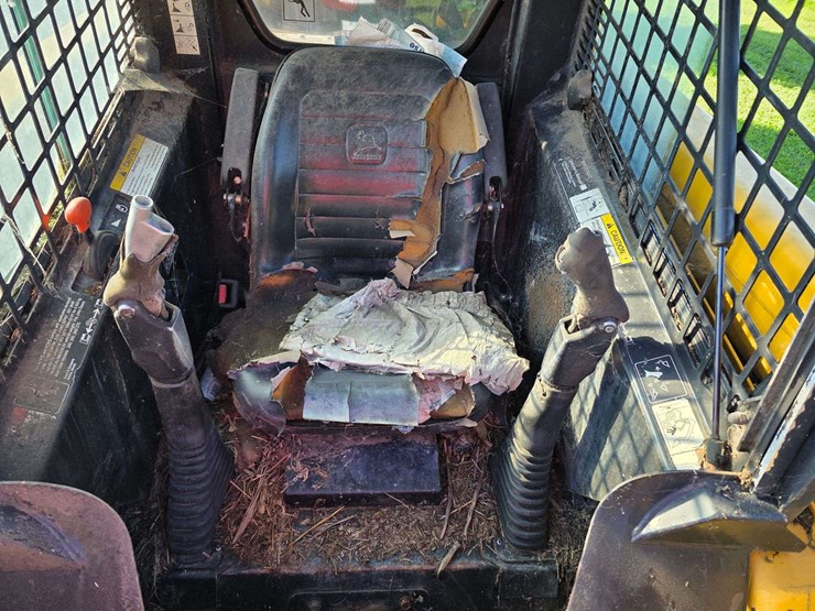 john-deere-250-image-18