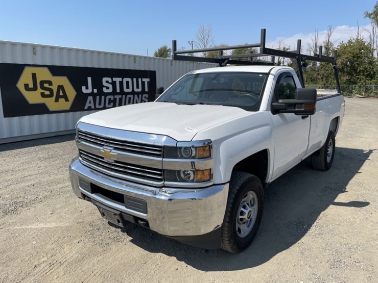 2015-chevrolet-silverado-image-1