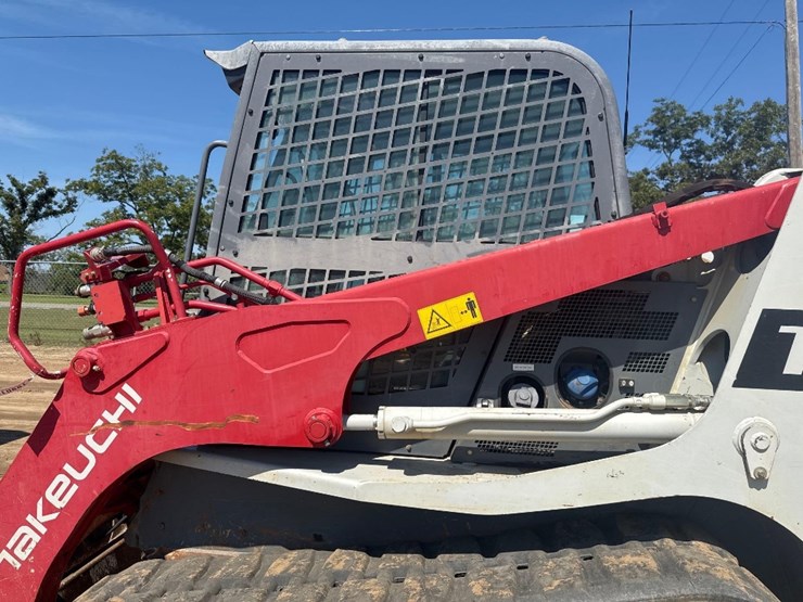 2022-takeuchi-tl12r2-image-17