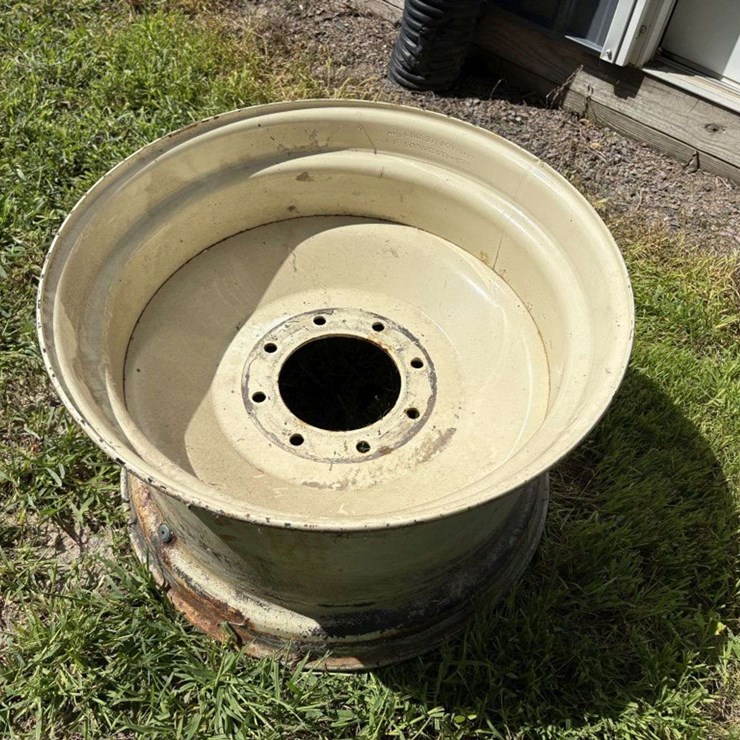 8 Bolt Ag Rim, 13.5x22.5, 6” Center
