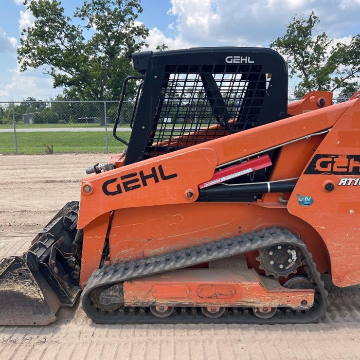 2019 GEHL RT105