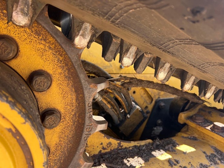 2022-caterpillar-279d3-image-19