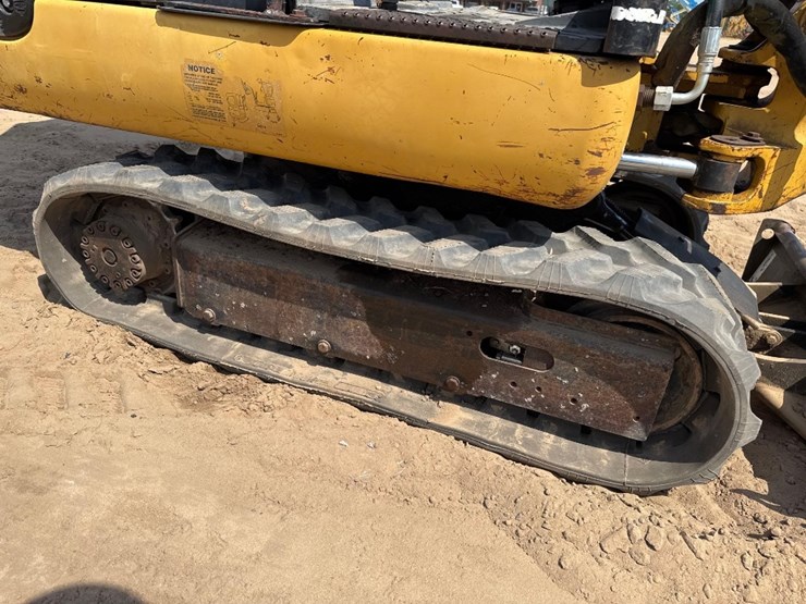 caterpillar-301.5-image-12