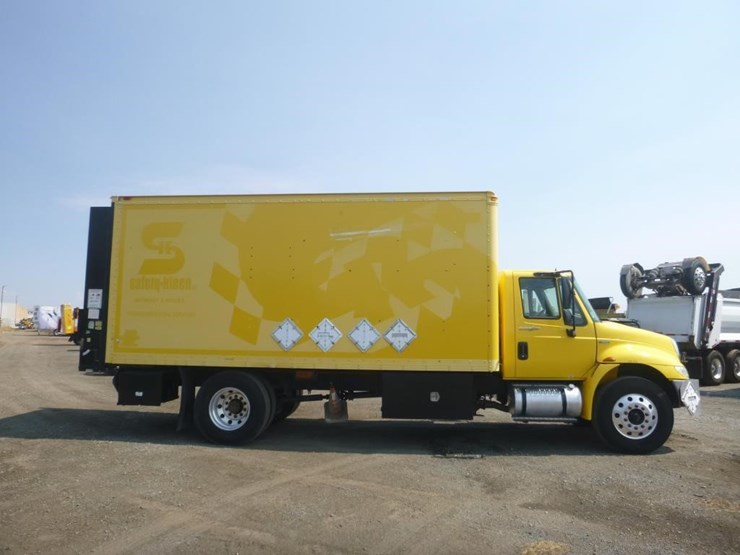 2009-international-durastar-4300-image-7