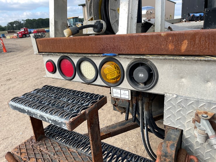 #2116-•-2014-international-7600-crane/digger-truck-(has-mn-title)-image-22