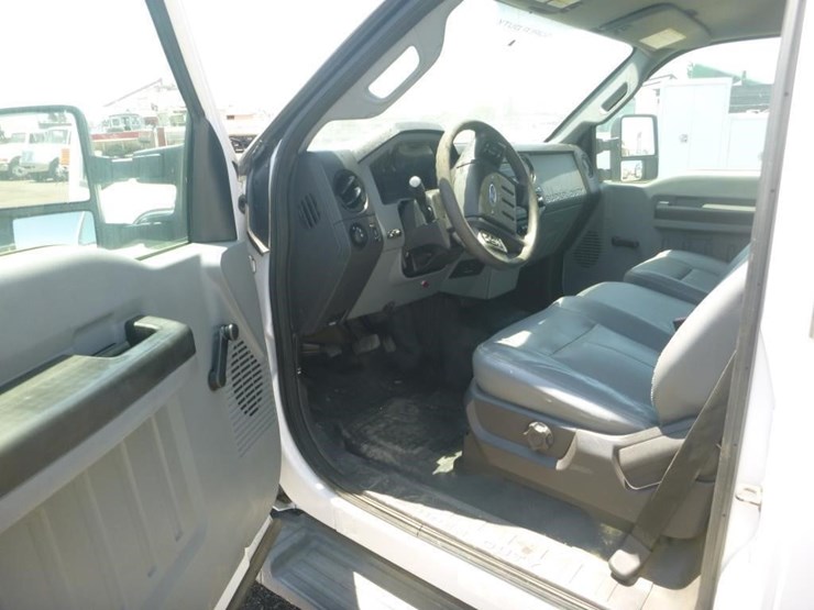 2015-ford-f550-image-18