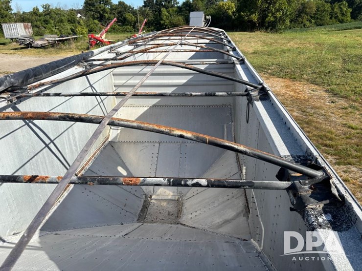 2009-merritt-mvt-dry-fertilizer-trailer-(np6116)-image-9
