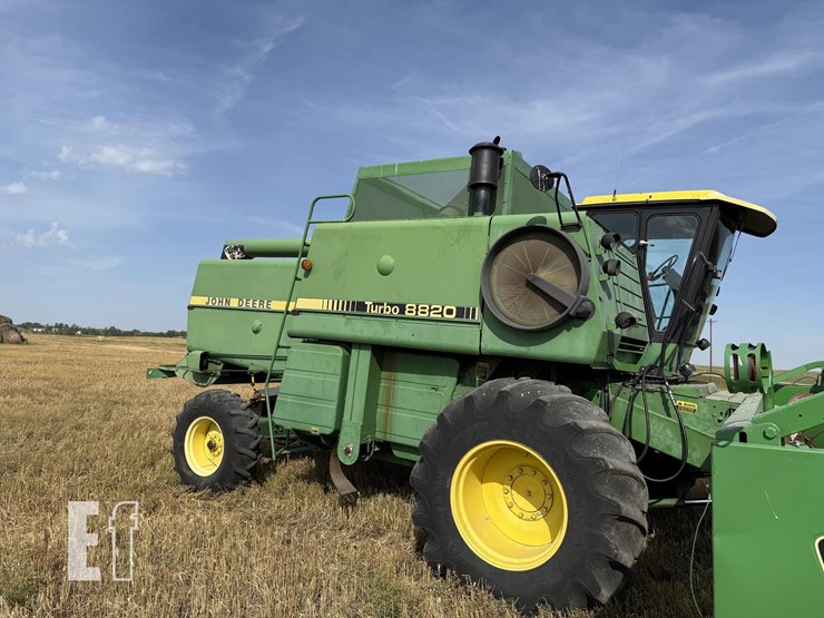 1983-john-deere-8820-image-5