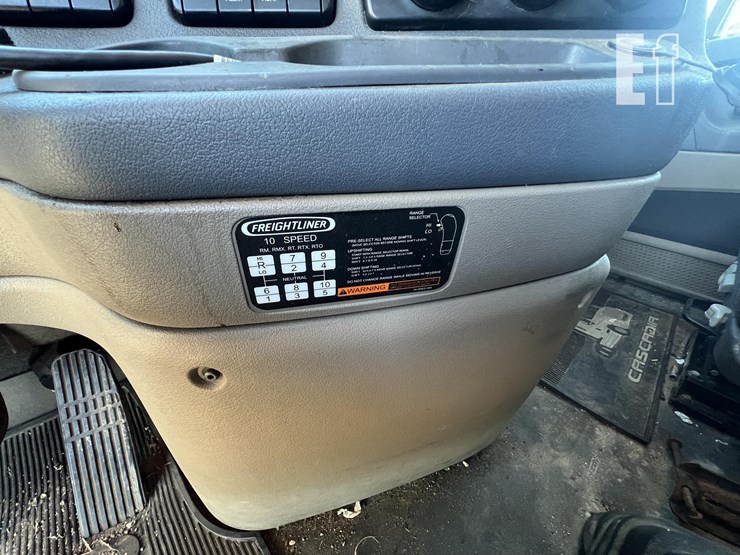 2018-freightliner-cascadia-125-image-16
