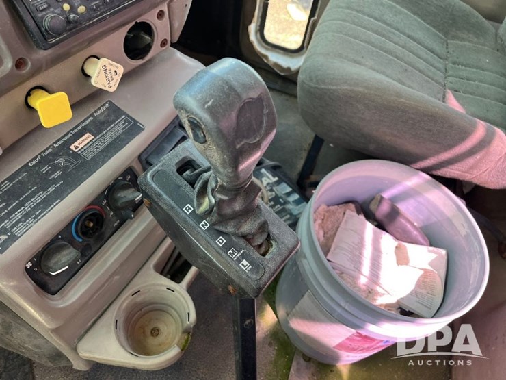 2002-mack-ch613-image-60