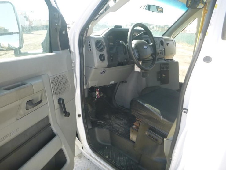 2018-ford-e450-image-11