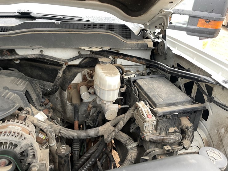 2019-chevrolet-silverado-3500-image-17