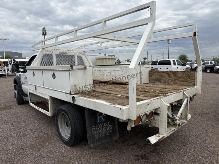2010-ford-f550-image-6