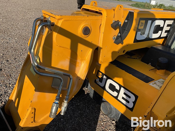 2017-jcb-525-60-image-13