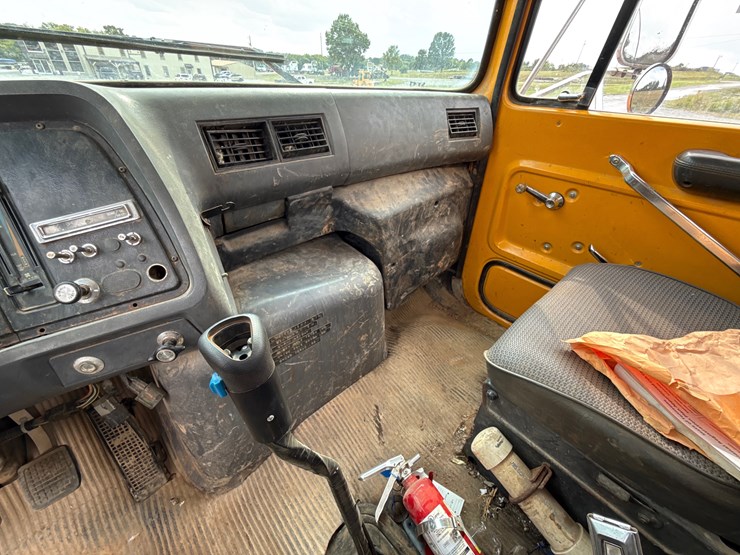 ford-l9000-image-26