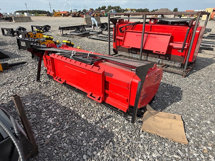 #2000-•-#26272-•-unused-giyi-72"-skid-steer-mulcher-thj72250703-image-1
