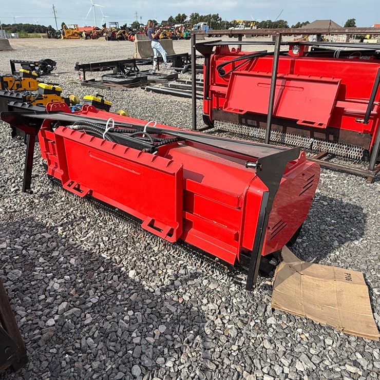 #2000 • #26272 • Unused GIYI 72" Skid Steer Mulcher THJ72250703