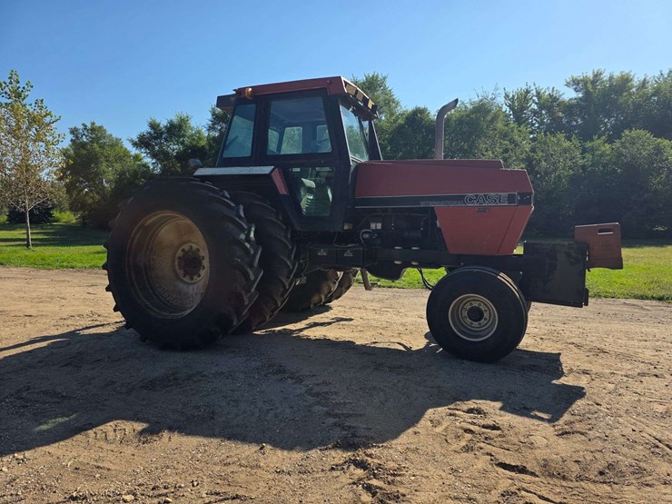 1984-case-ih-2394-image-9
