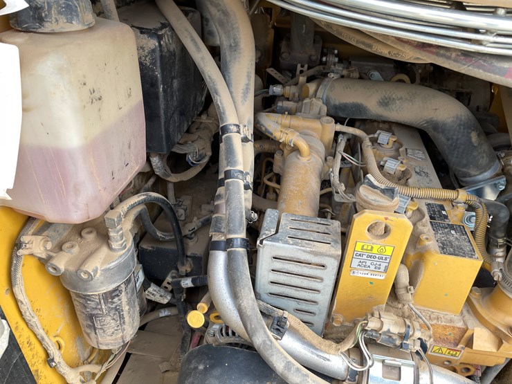 2014-caterpillar-262d-image-13