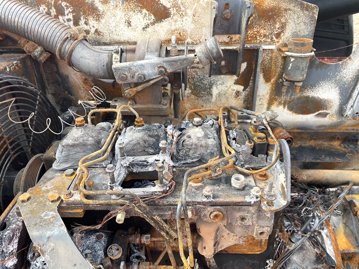#2059-•-lull-telehandler-*non-runner*-*fire-damage*-image-35