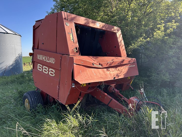 new-holland-688-image-1