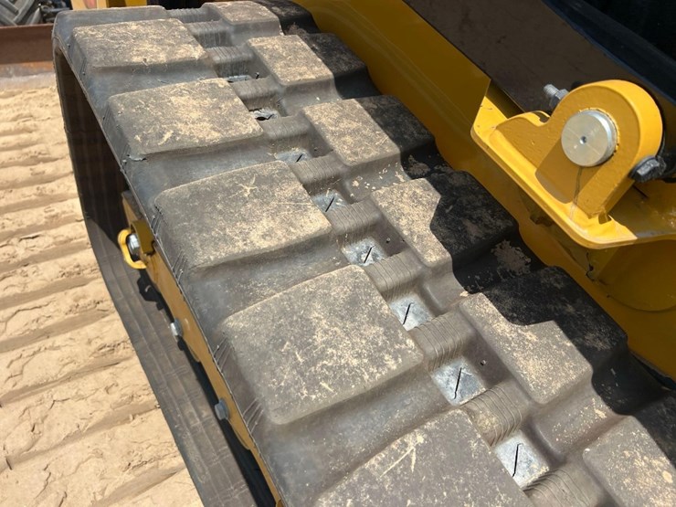 2024-caterpillar-255-skid-steer-image-21