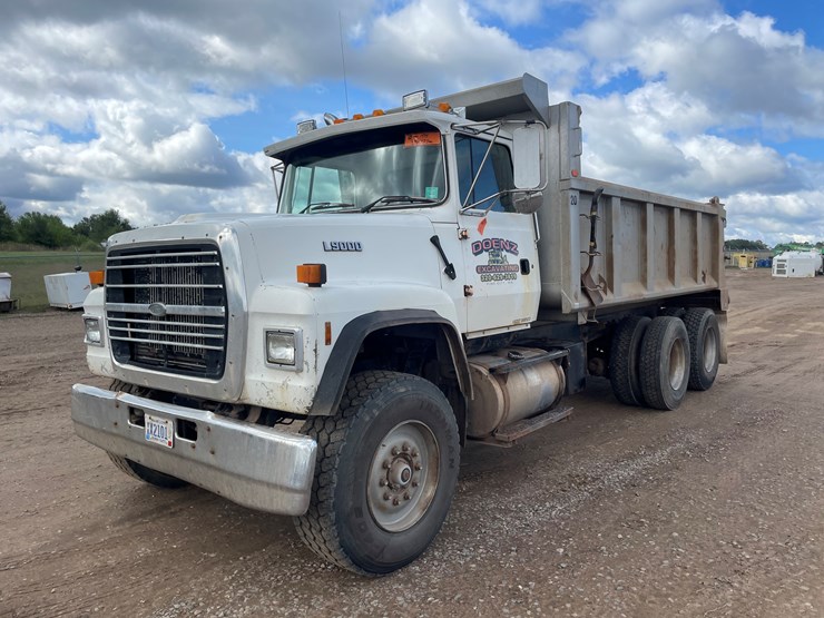 1995-ford-l900-image-1