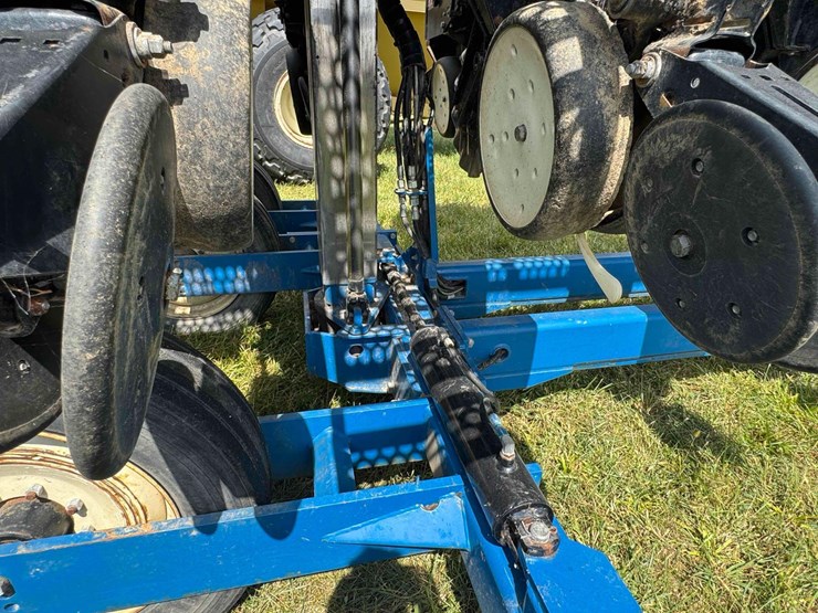 2014-kinze-3600-image-51