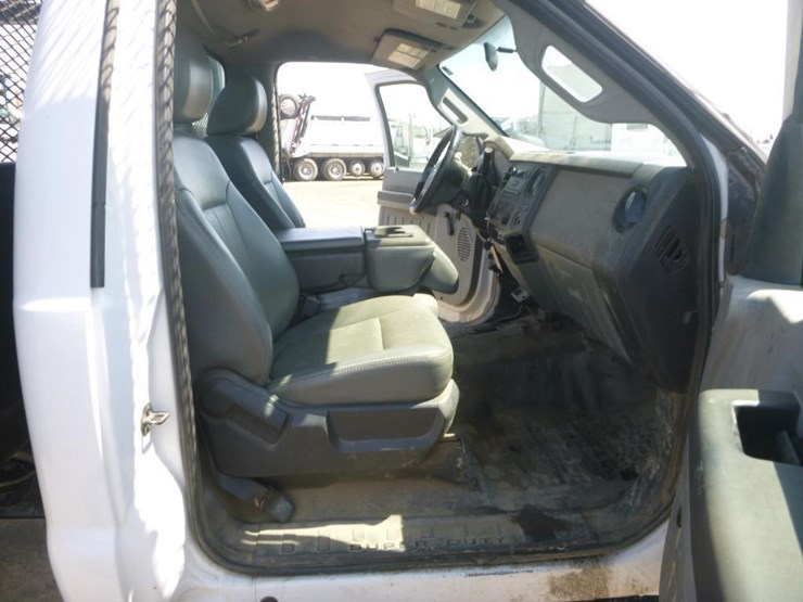 2012-ford-f550-image-13