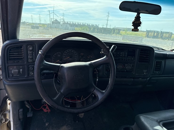 2002-chevrolet-1500-image-35