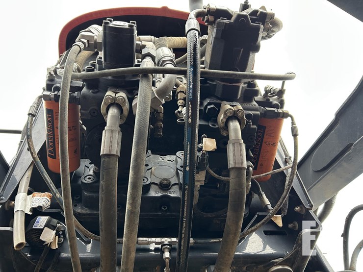 2020-case-ih-patriot-4440-image-101