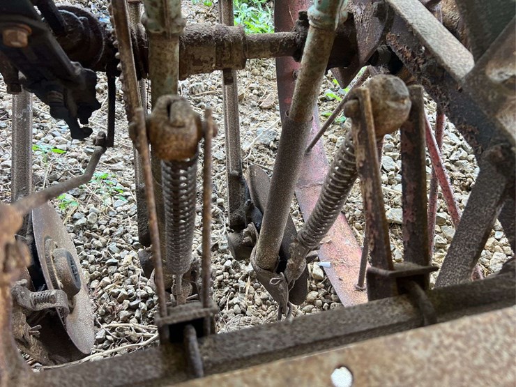 oliver-superior-8ft-grain-drill-image-53