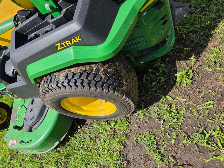 2023-john-deere-la-image-9