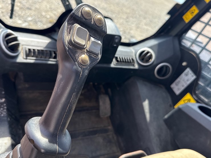jcb-320t-image-28