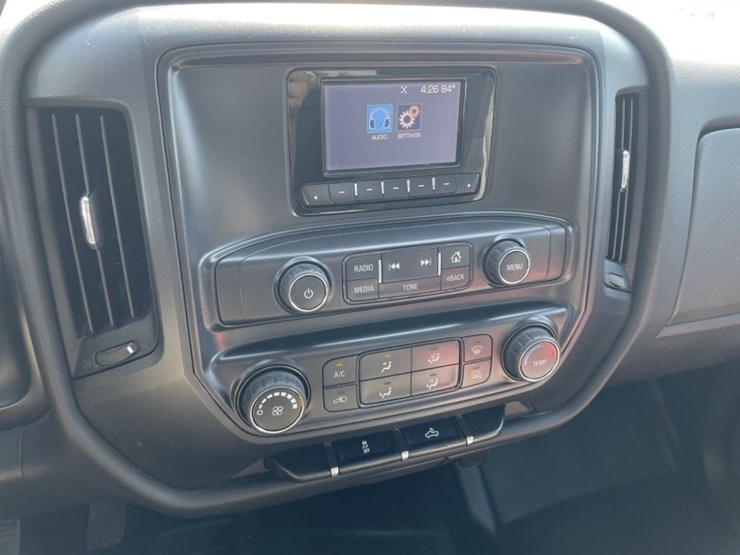 2015-chevrolet-silverado-image-30