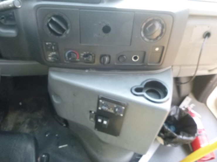 2017-ford-e450-image-10