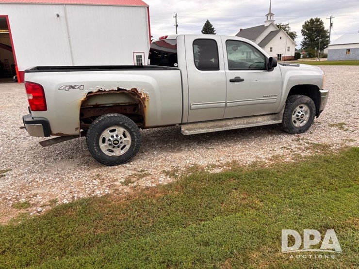 2011-chevrolet-2500hd-image-8