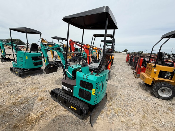 #220-•-#26487-•-unused-cfg-mh12rx-mini-excavator-image-3
