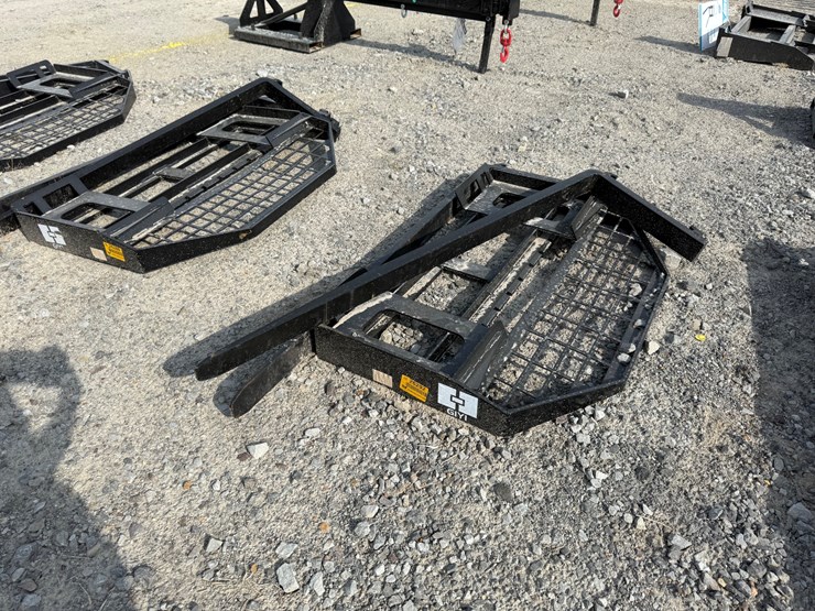#2000-•-#26292-•-unused-giyi-skid-steer-forks-d14769-image-2