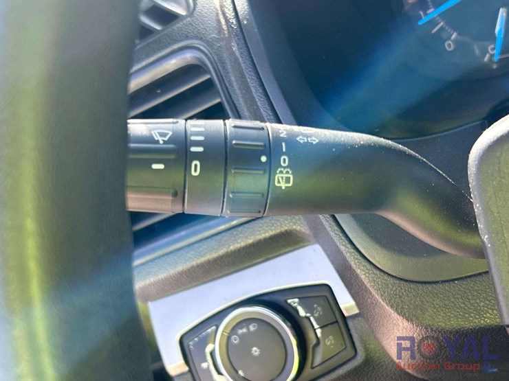 2017-ford-explorer-image-16