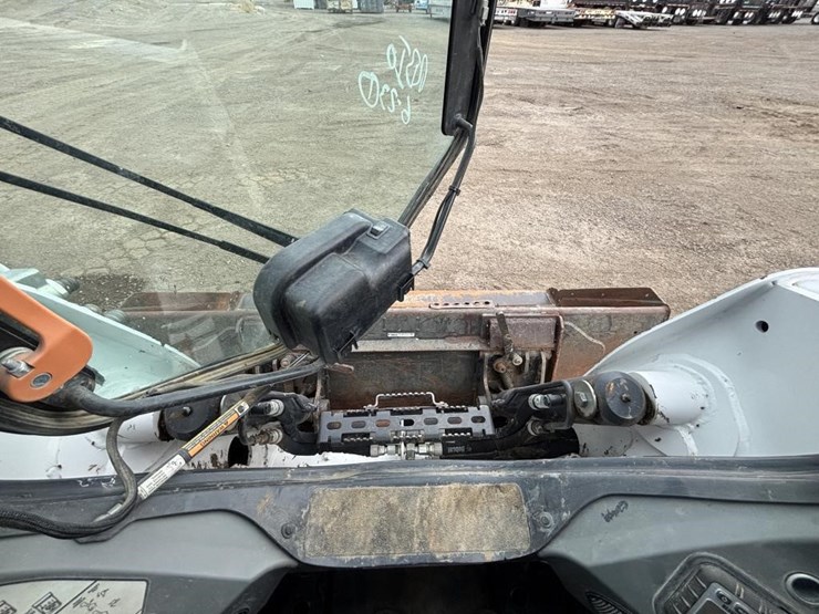 2022-bobcat-t770-image-20