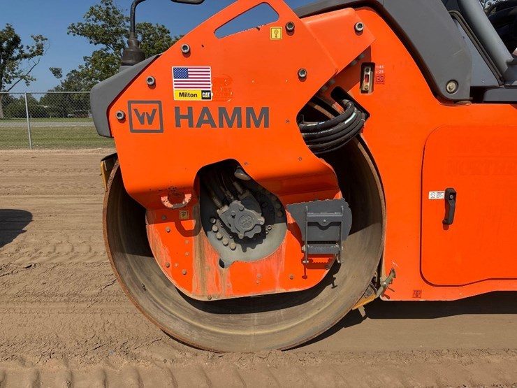 2016-hamm-hd+-120i-smooth-double-drum-roller-image-10