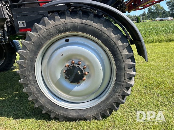 2011-case-ih-patriot-3330-image-47
