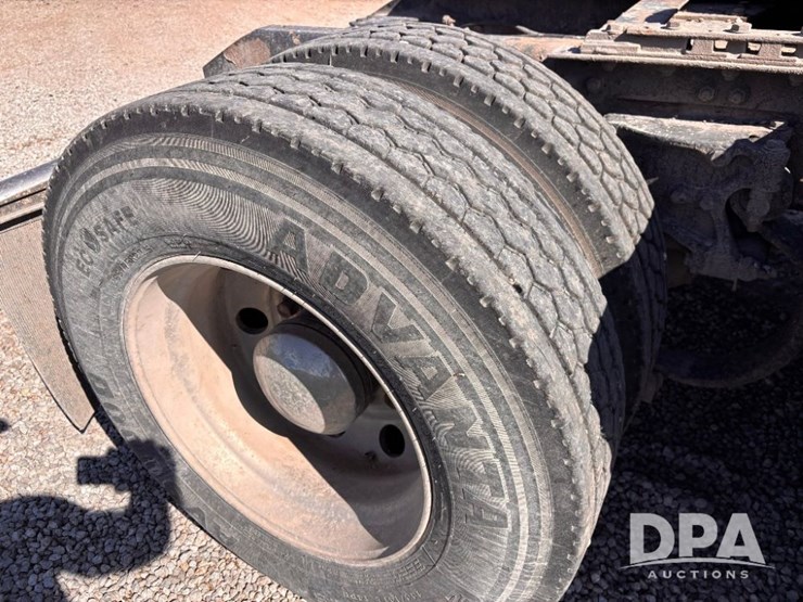 2005-kenworth-t800-image-39