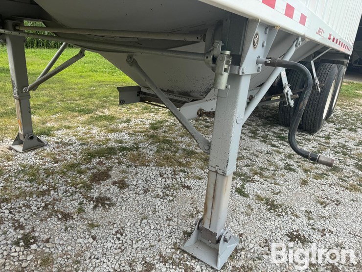 2010-jet-grain-trailer-image-19