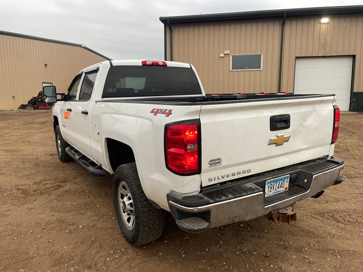 2019-chevrolet-silverado-3500-image-2