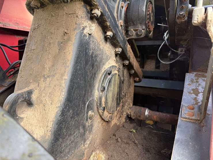 new-holland-590-image-18